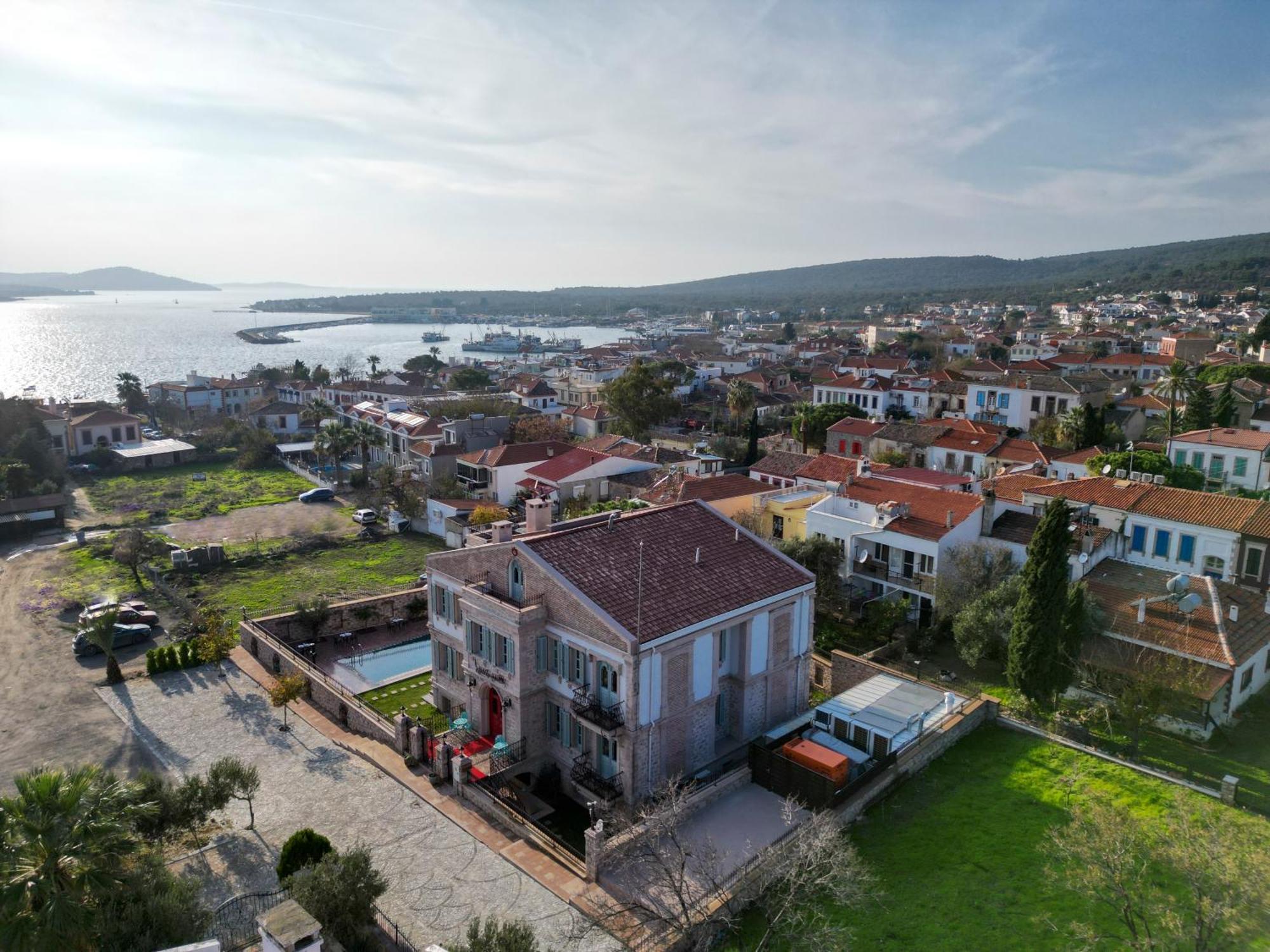 Naz Su Cunda Hotel Exterior photo